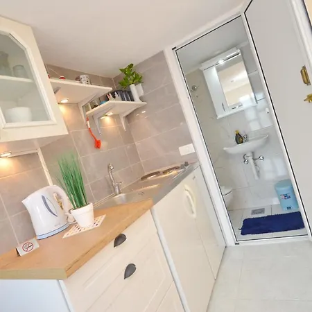 Sun Ray Apartments Tivat Exterior photo