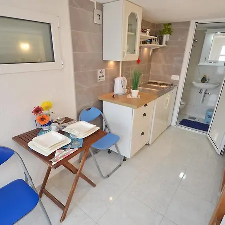 Sun Ray Apartments Tivat Exterior photo