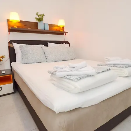 Sun Ray Apartments Tivat Exterior photo