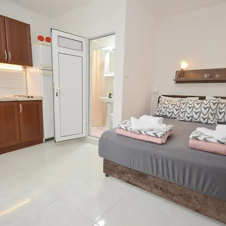 Sun Ray Apartments Tivat Exterior photo